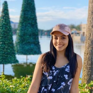 Meet your Posher, Beatriz